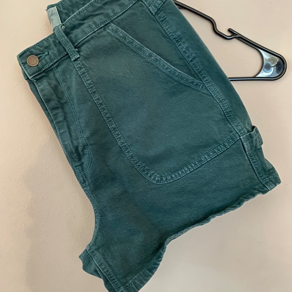 Universal Thread (10/30R) High Rise Midi Cargo Shorts